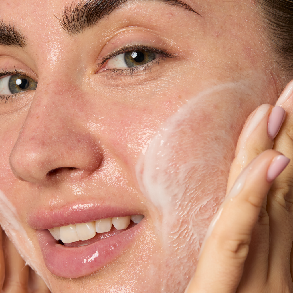 Soothing Azelaic Acid Cleanser